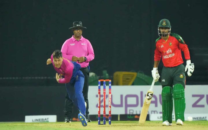 ইতিহাস গড়ে বাংলাদেশকে হারাল আরব আমিরাত